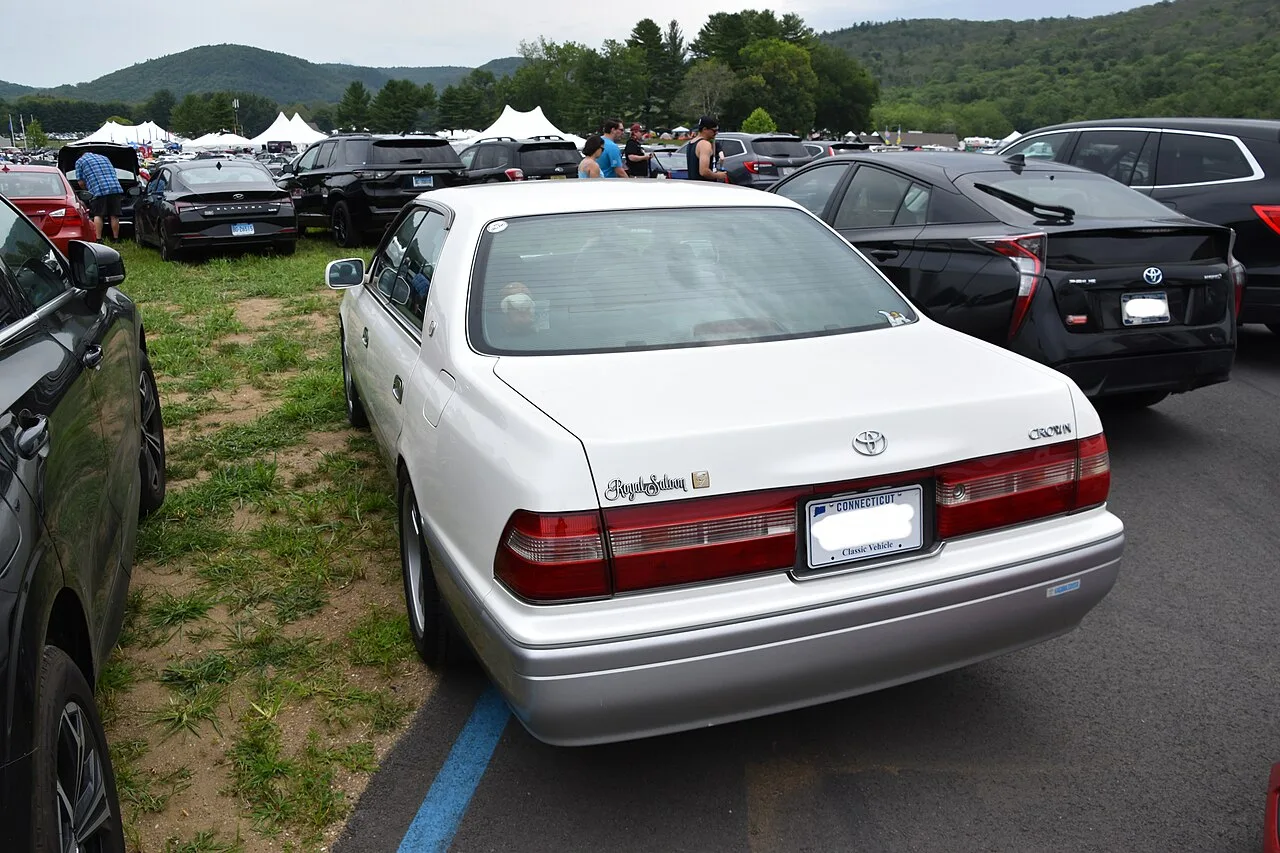 Toyota Crown S150 tenth generation, rear