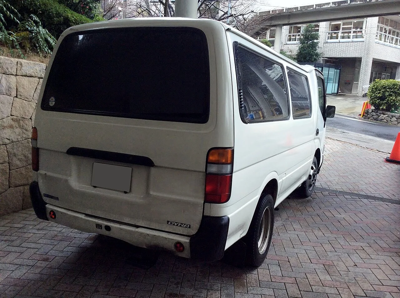 Toyota Dyna Rino Y30 / Y40, rear