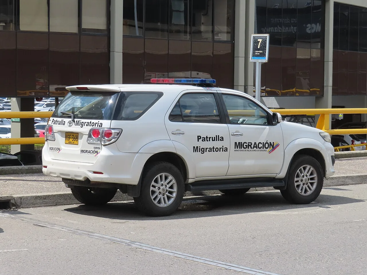 Toyota Fortuner AN50 / AN60, rear