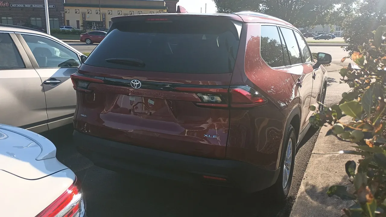 Toyota Grand Highlander, rear