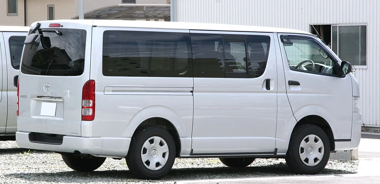 Toyota HiAce, rear