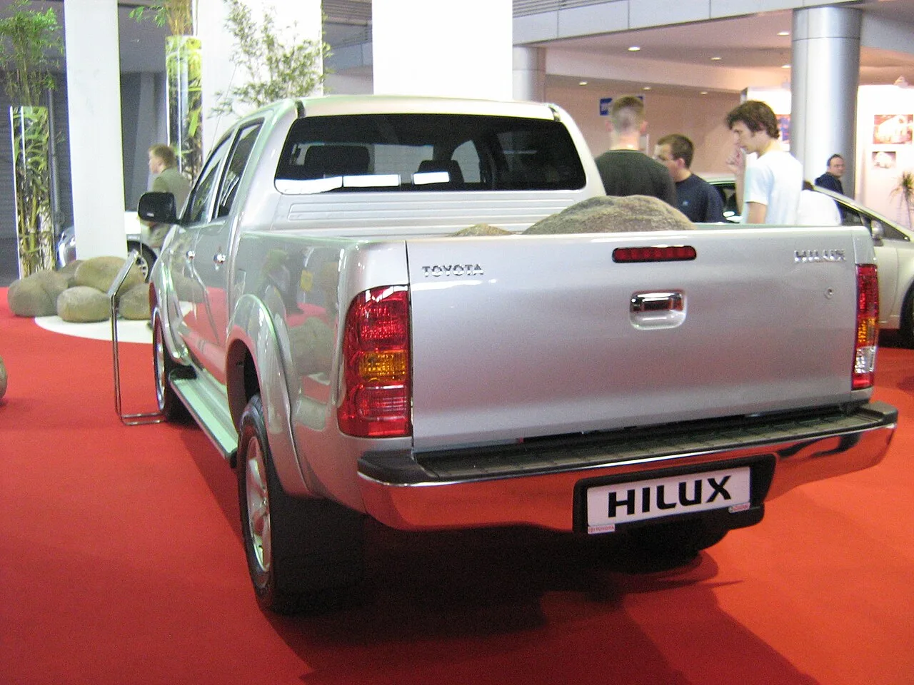 Toyota Hilux, rear