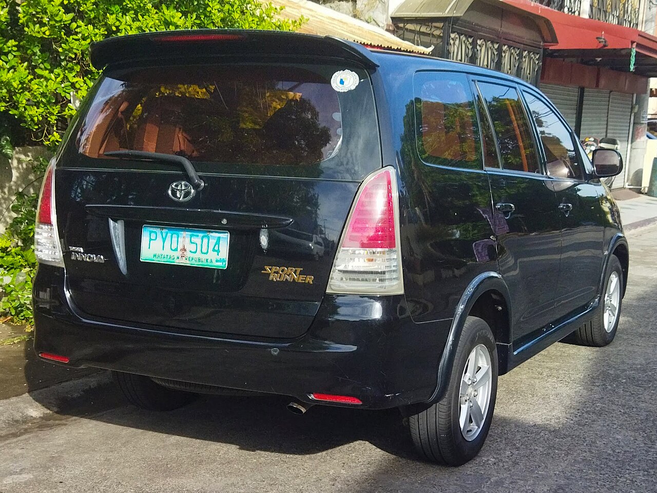 Toyota Innova AN40, rear