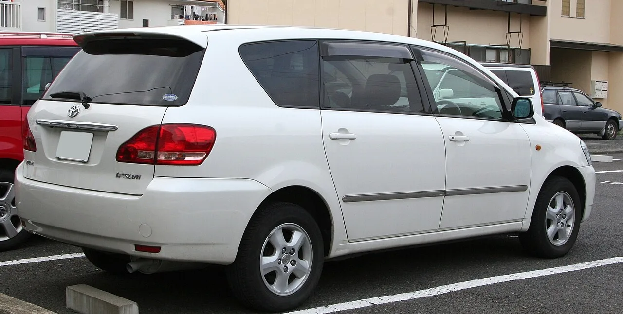Toyota Ipsum XM20, rear