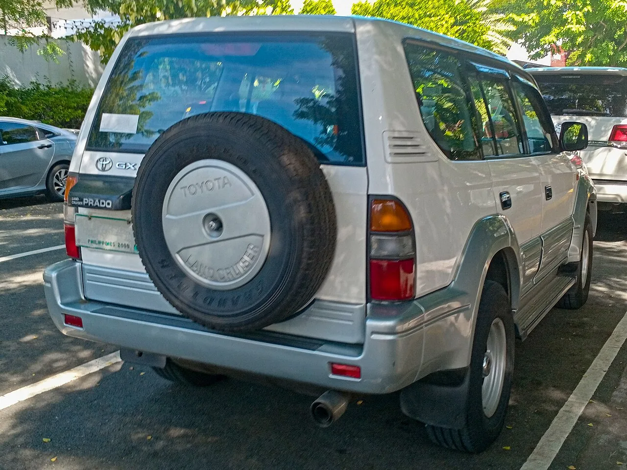 Toyota Land Cruiser Prado, rear