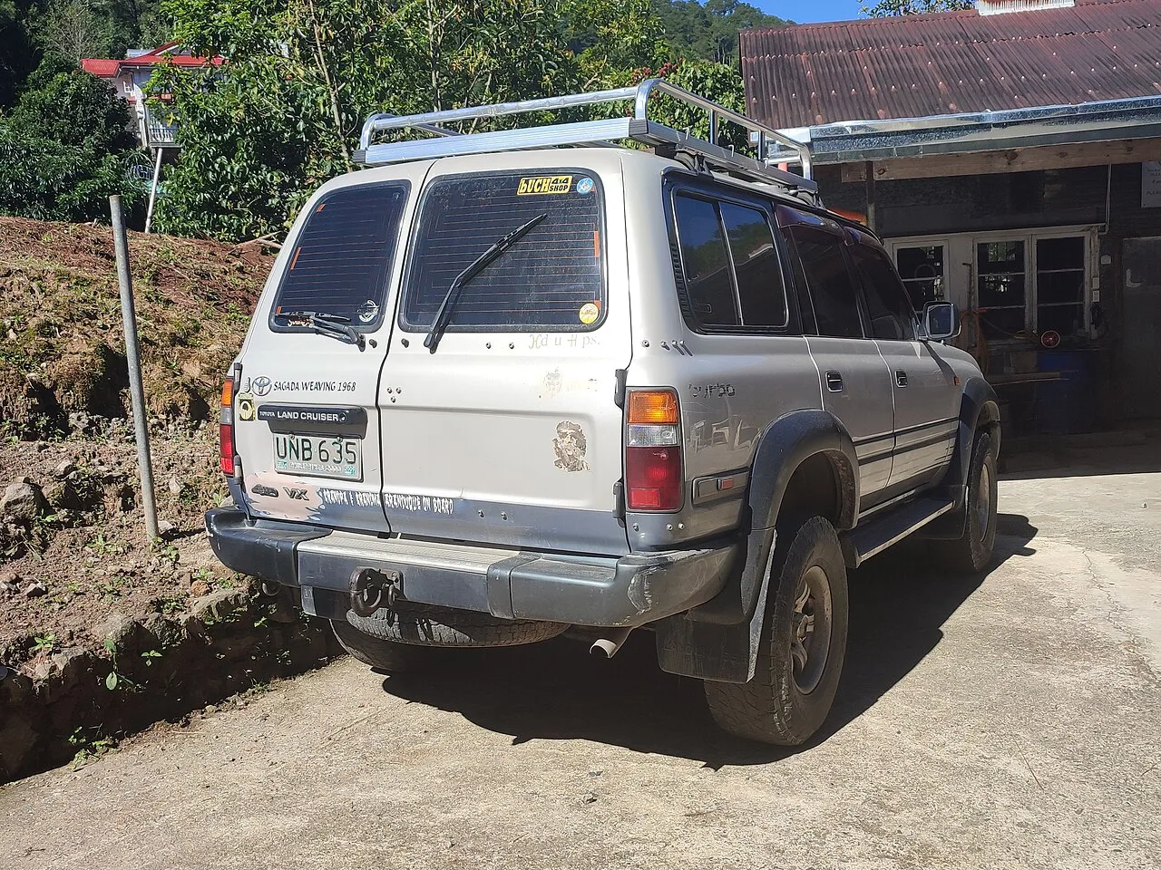 Toyota Land Cruiser, rear