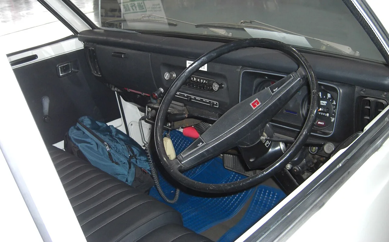 Toyota LiteAce M10, interior