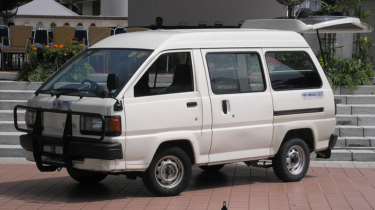 Toyota LiteAce M30/M40 van and M50–M80 truck, side