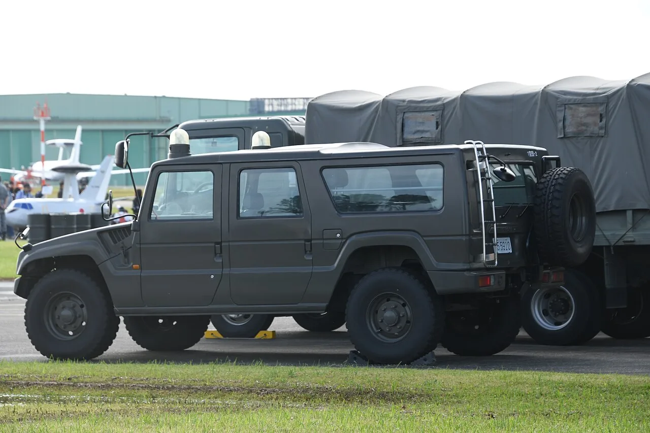 Toyota Mega Cruiser BXD10 / BXD20, rear