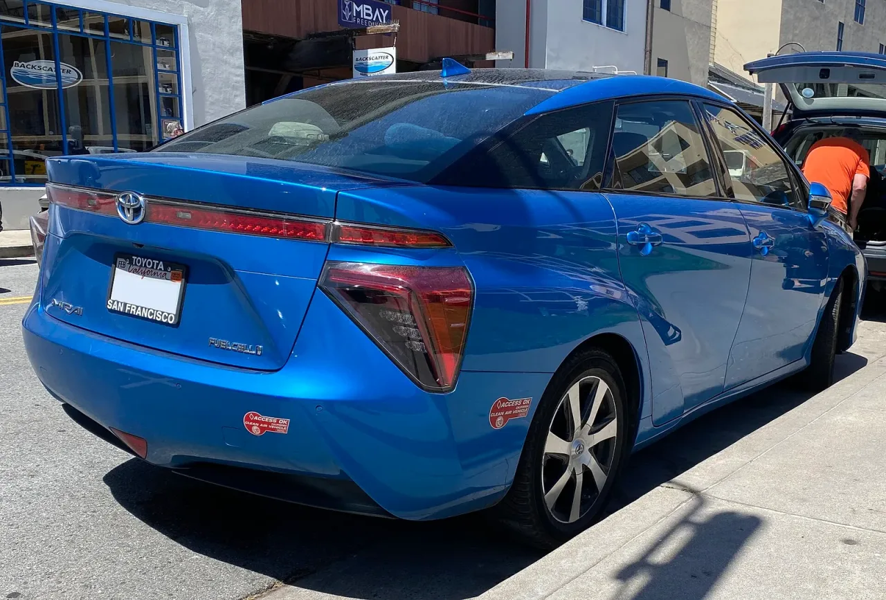Toyota Mirai, rear