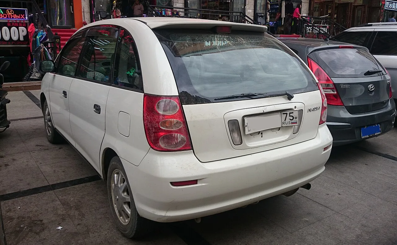 Toyota Nadia, rear