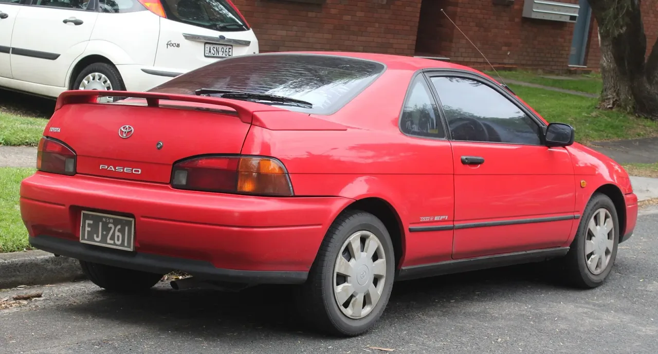 Toyota Paseo, rear