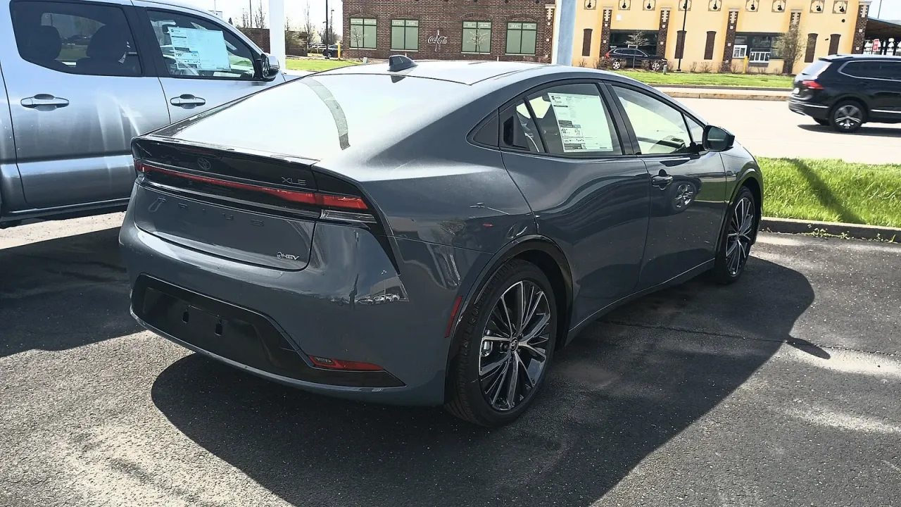 Toyota Prius, rear