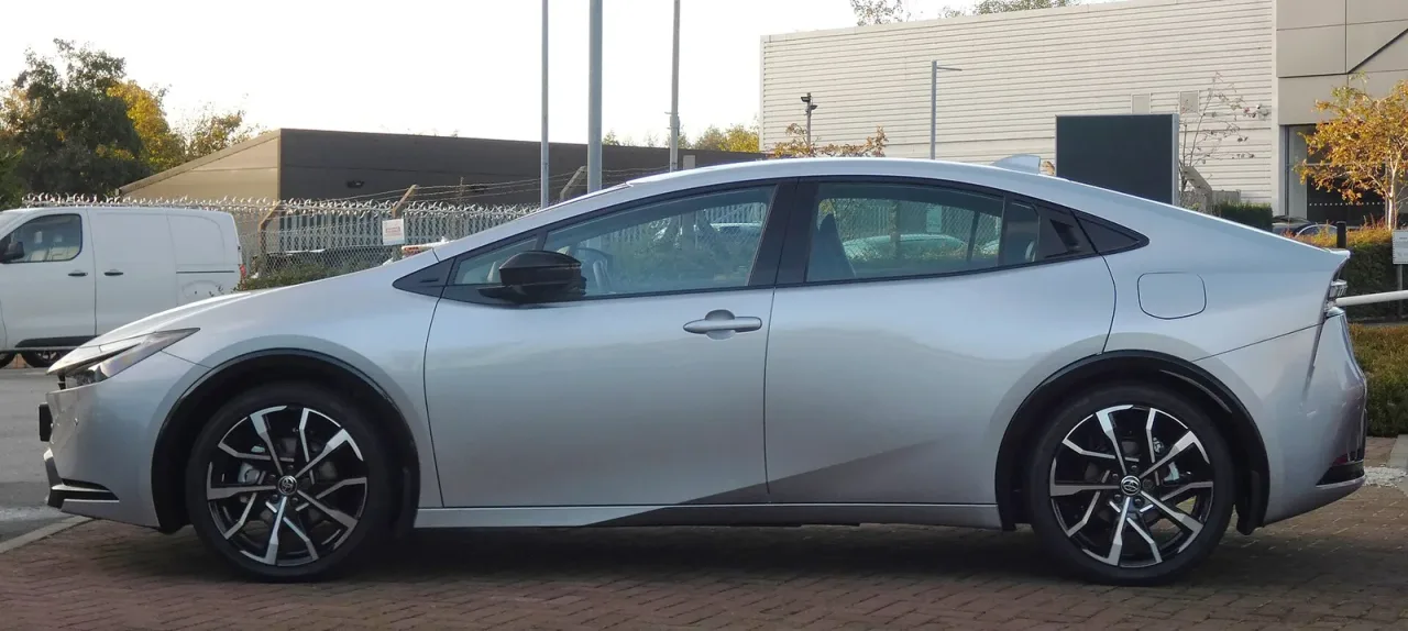 Toyota Prius, side