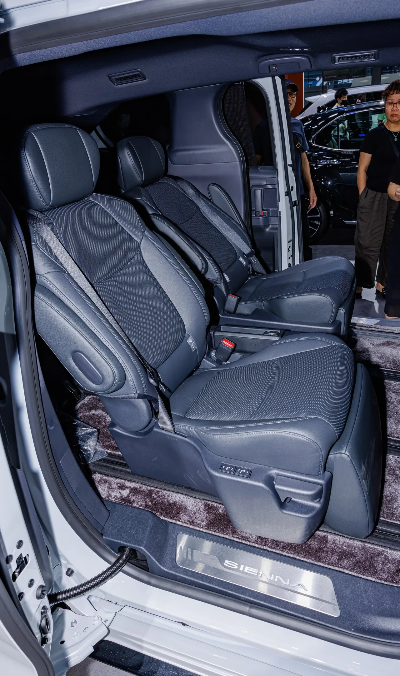 Toyota Sienna, interior