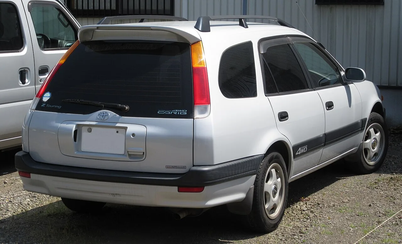 Toyota Sprinter Carib, rear