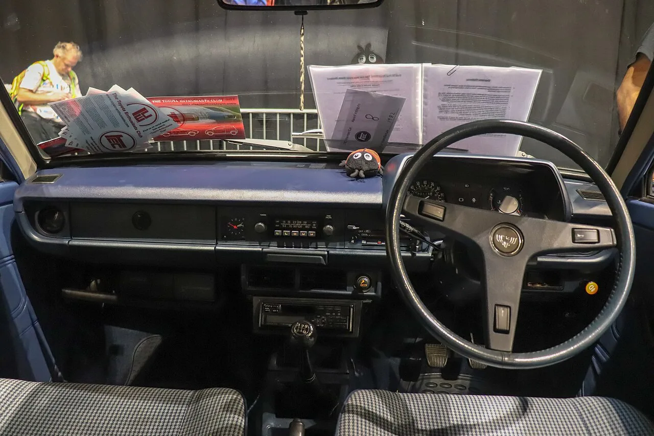 Toyota Starlet P40/P50 first generation, interior