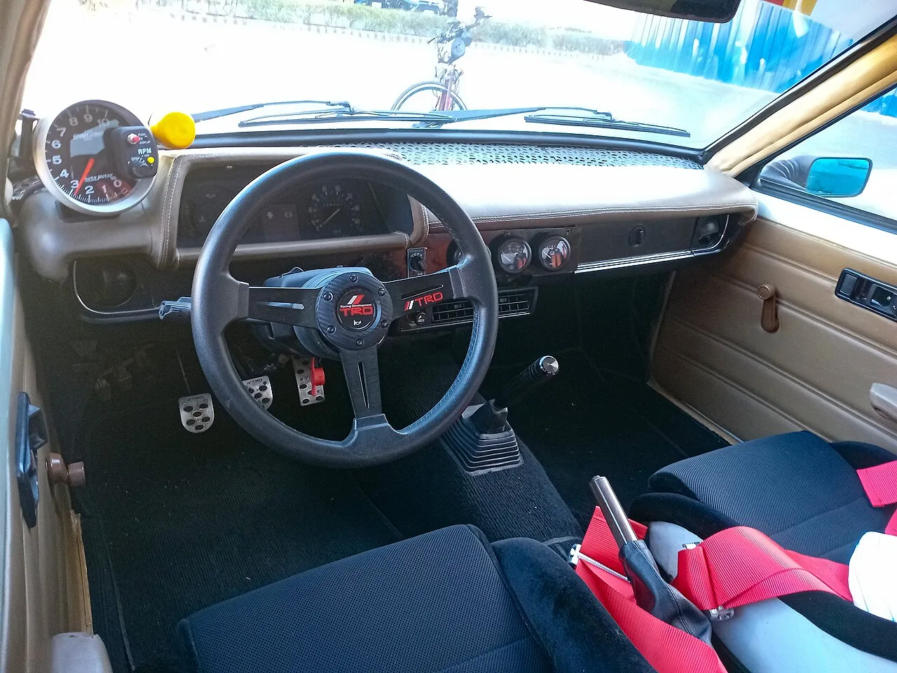 Toyota Starlet P60 second generation, interior