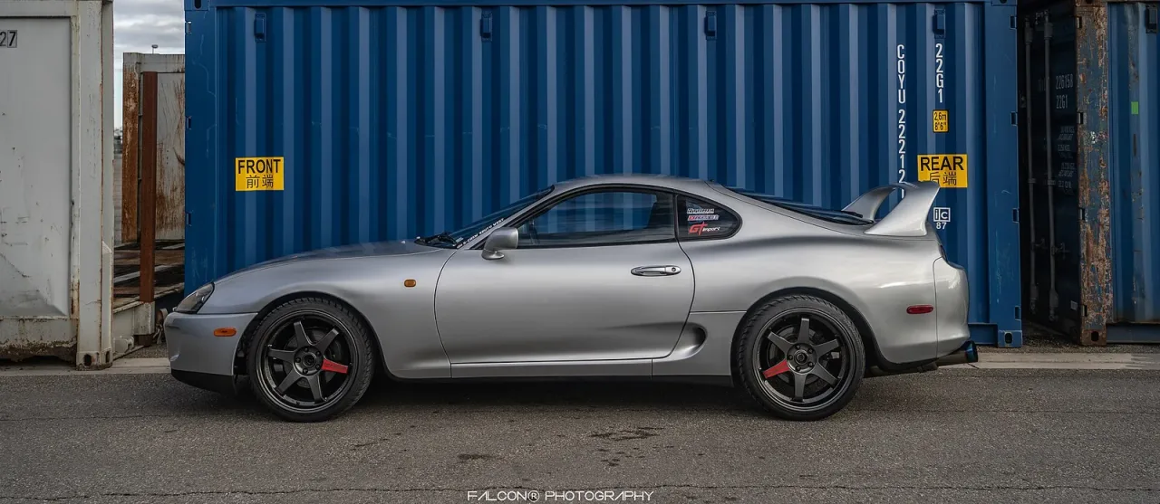 Toyota Supra, side
