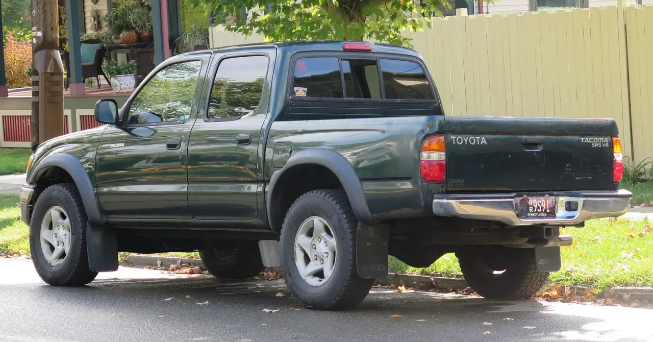 Toyota Tacoma, rear