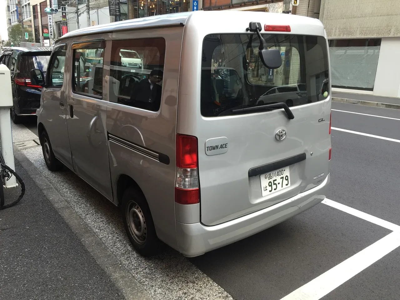 Toyota Van, side