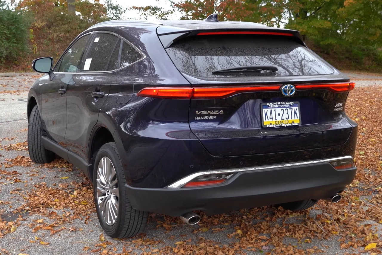 Toyota Venza, rear