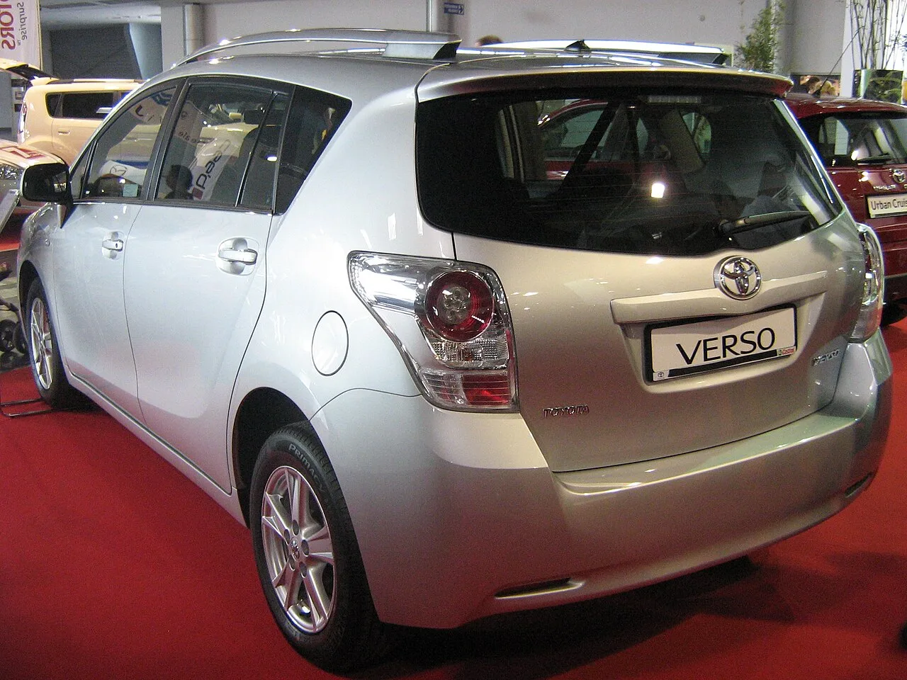 Toyota Verso AR20, rear