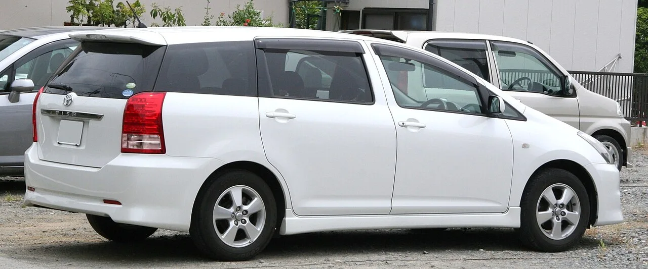 Toyota Wish second generation AE20, rear