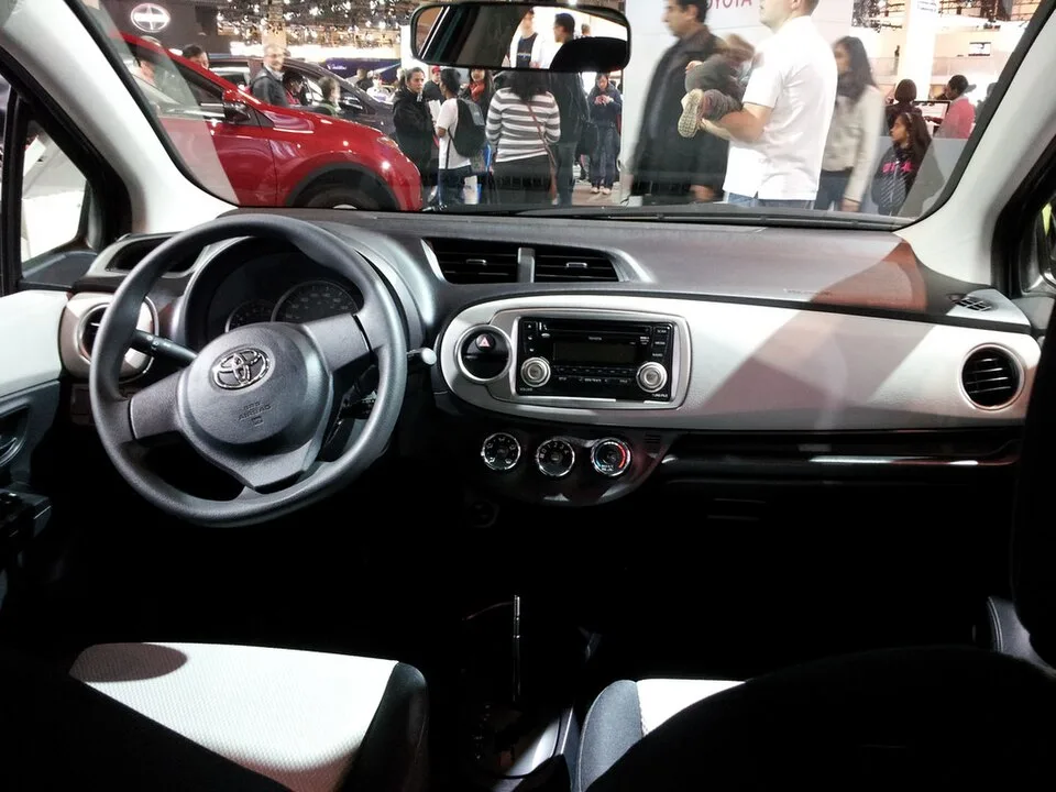 Toyota Yaris, interior