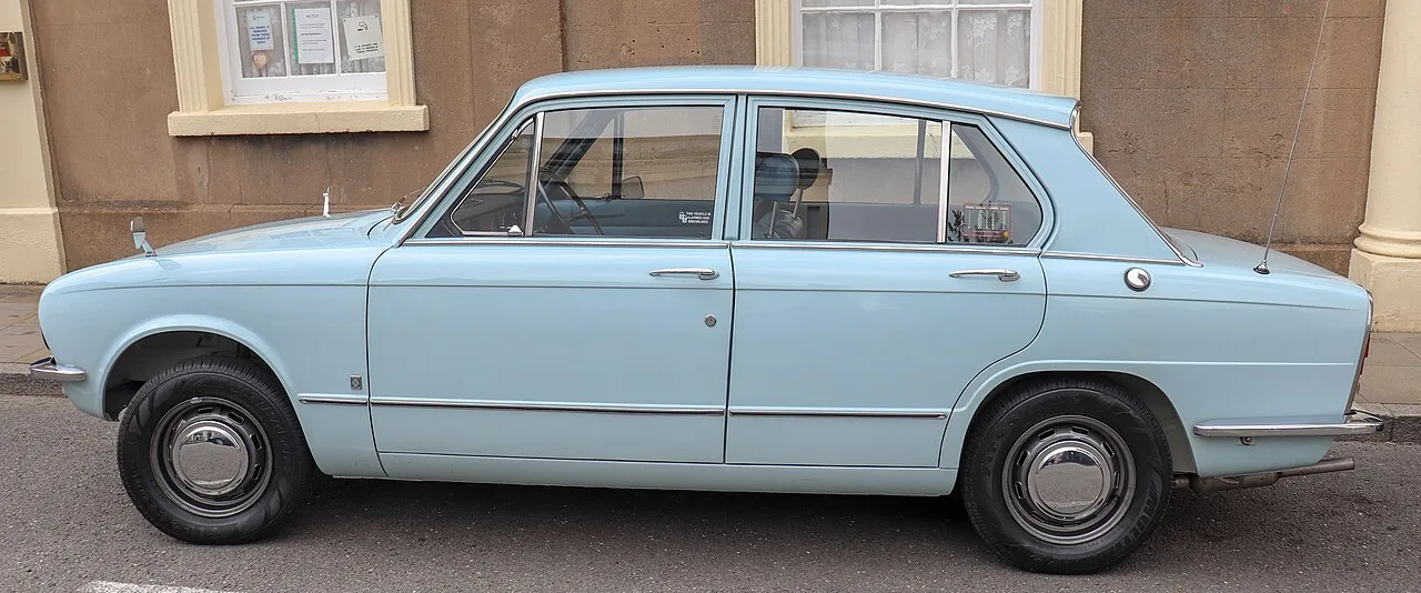 Triumph Toledo, side