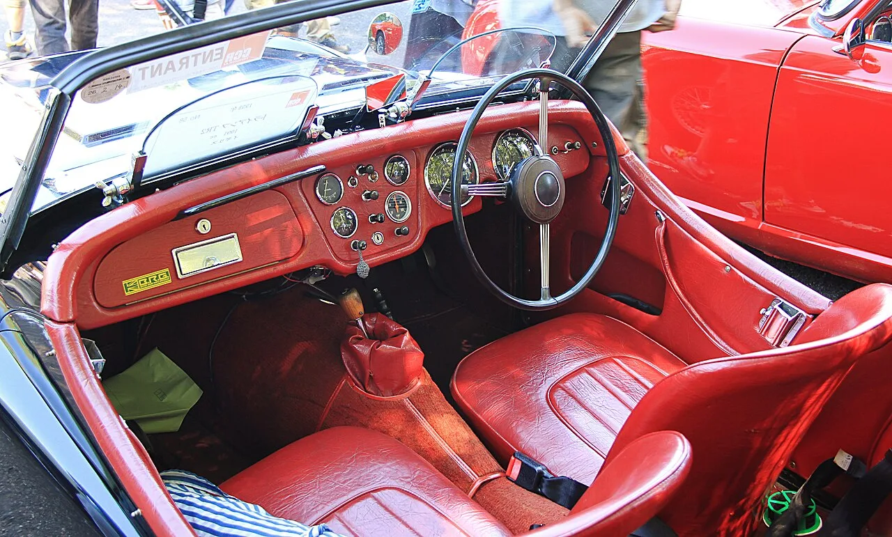 Triumph TR2, interior
