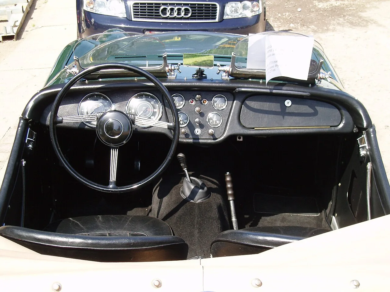 Triumph TR2, side