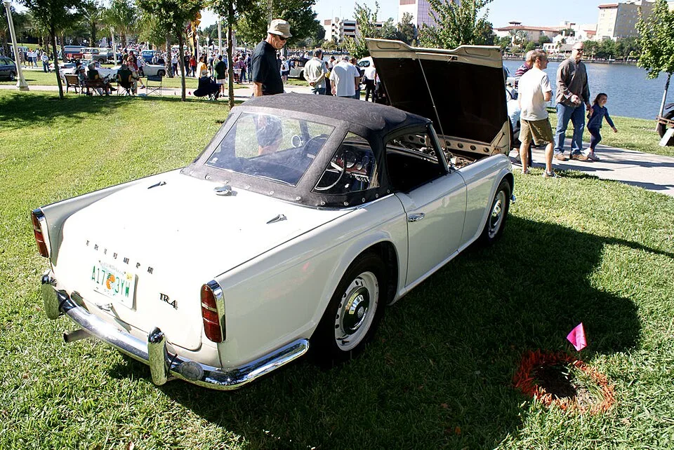 Triumph TR4, rear