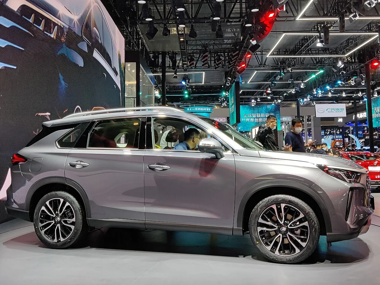 Trumpchi GS4 first generation, side