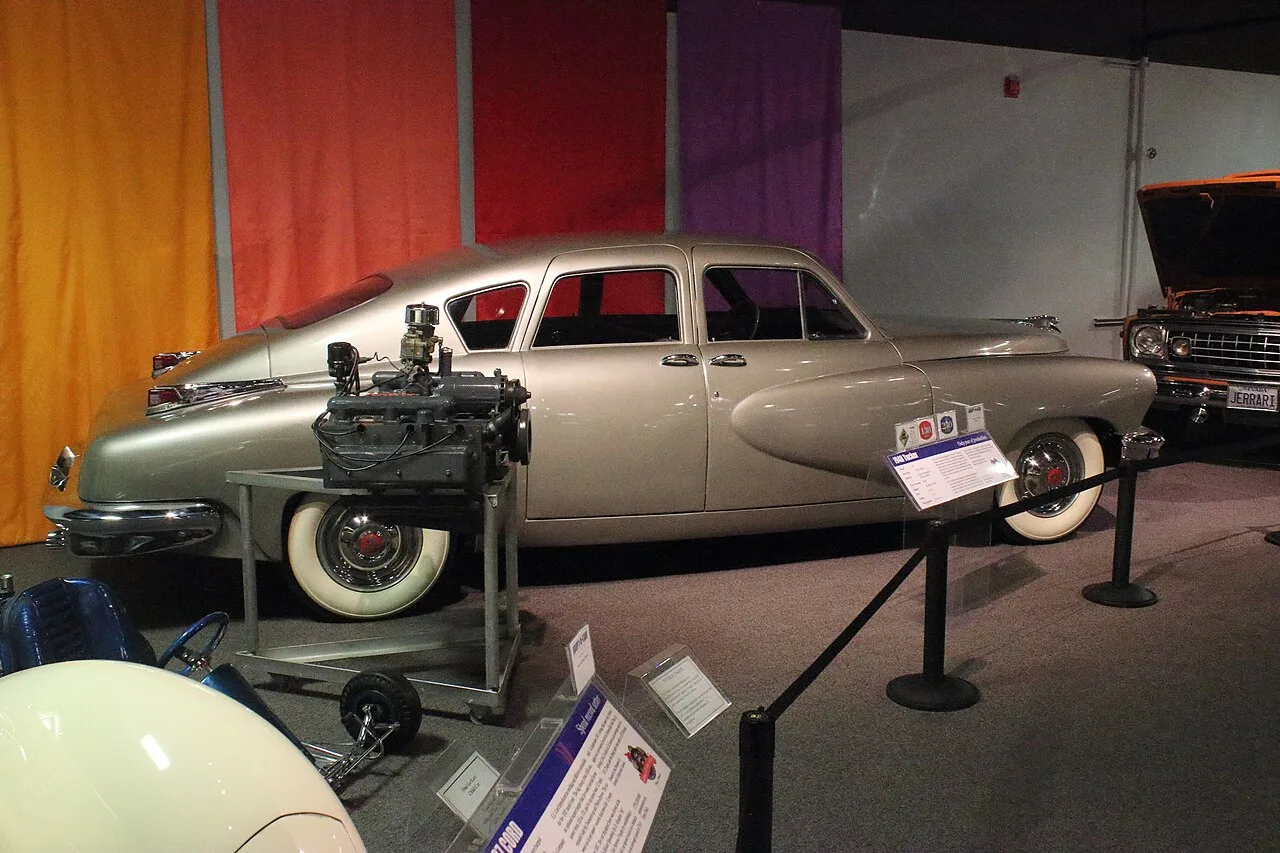 Tucker 48, side