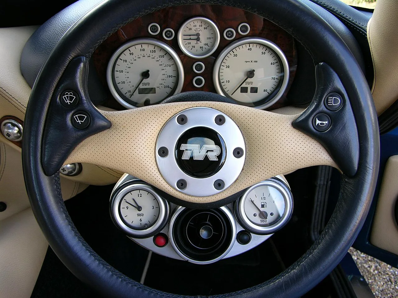 TVR Engineering Ltd Cerbera, interior
