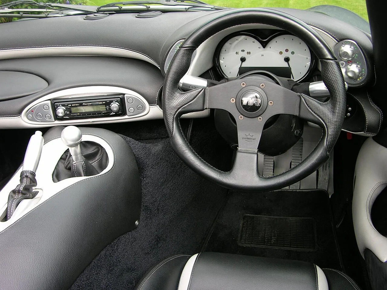 TVR Engineering Ltd Tamora, interior