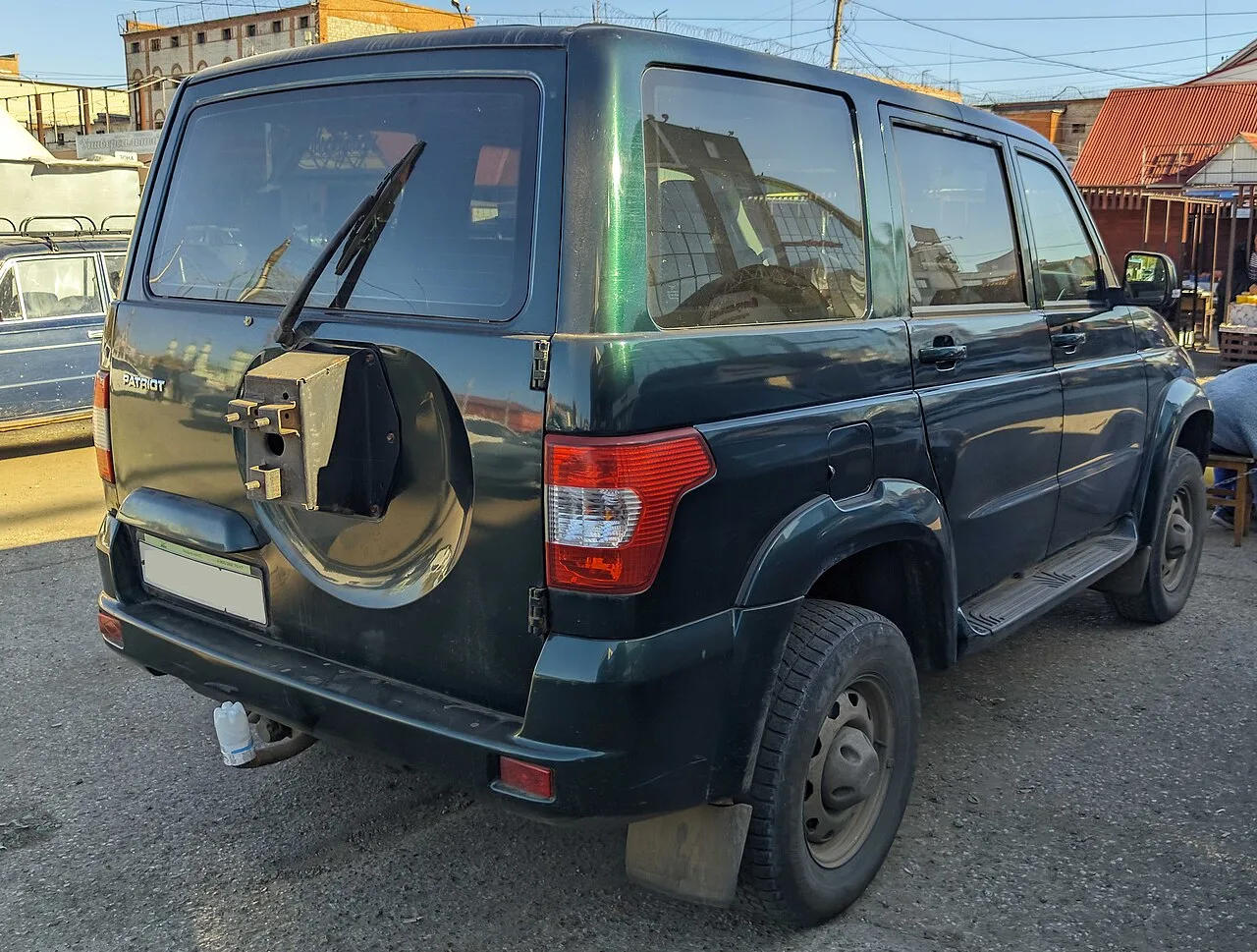 UAZ Patriot, rear
