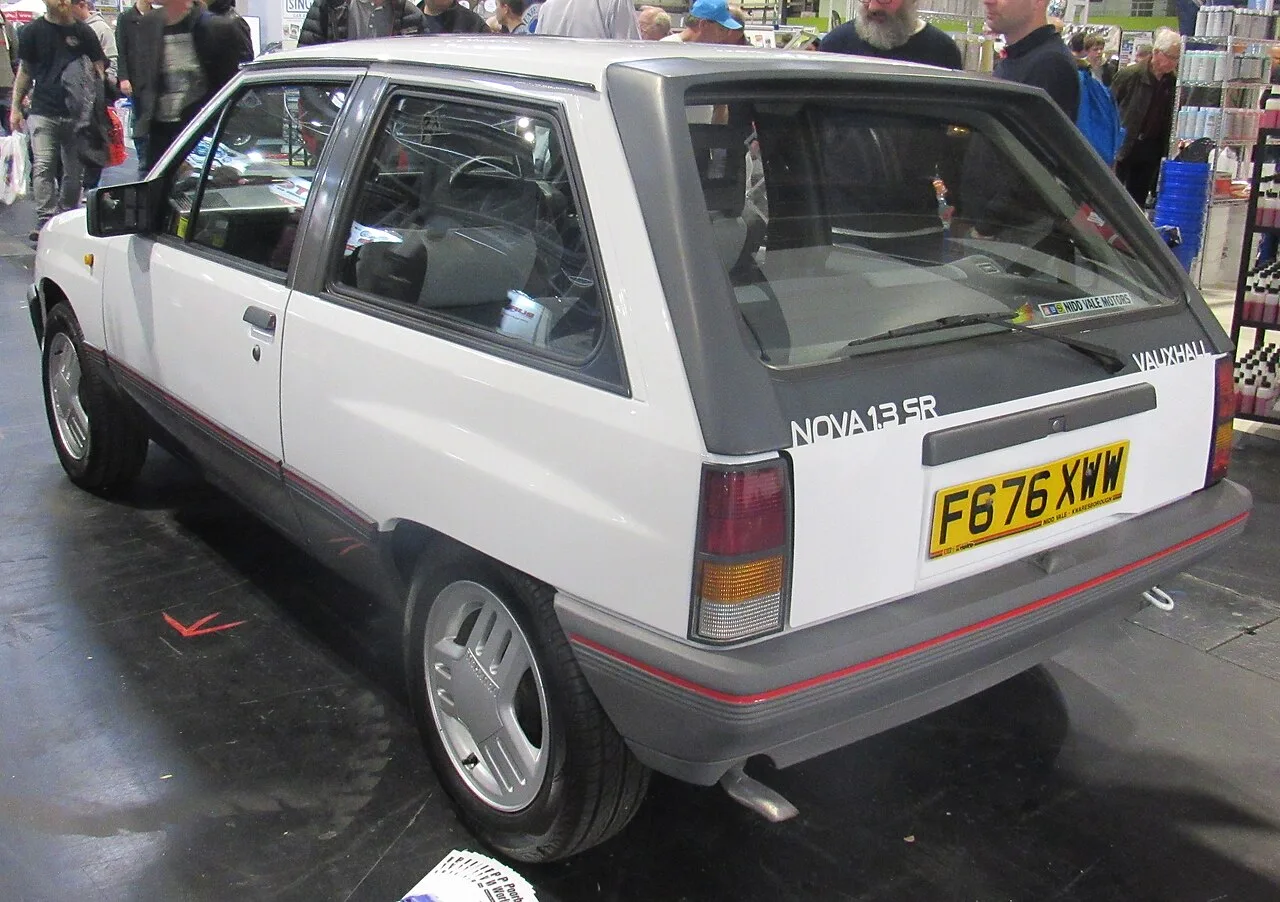 Vauxhall Nova, rear