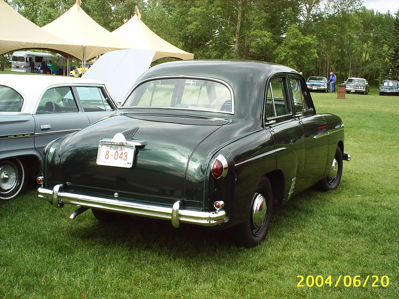 Vauxhall Velox L-series, rear