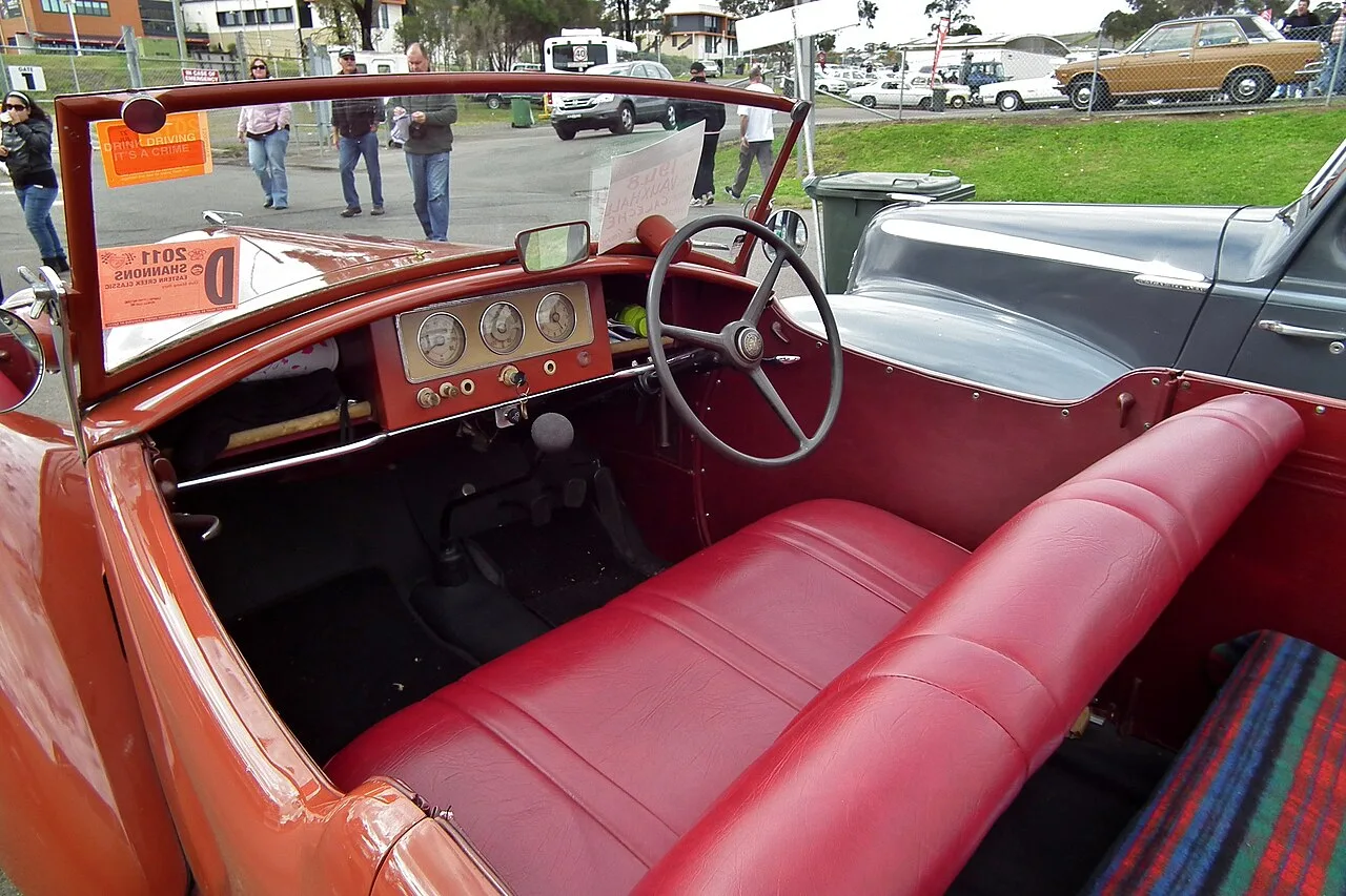 Vauxhall Wyvern L-series, interior