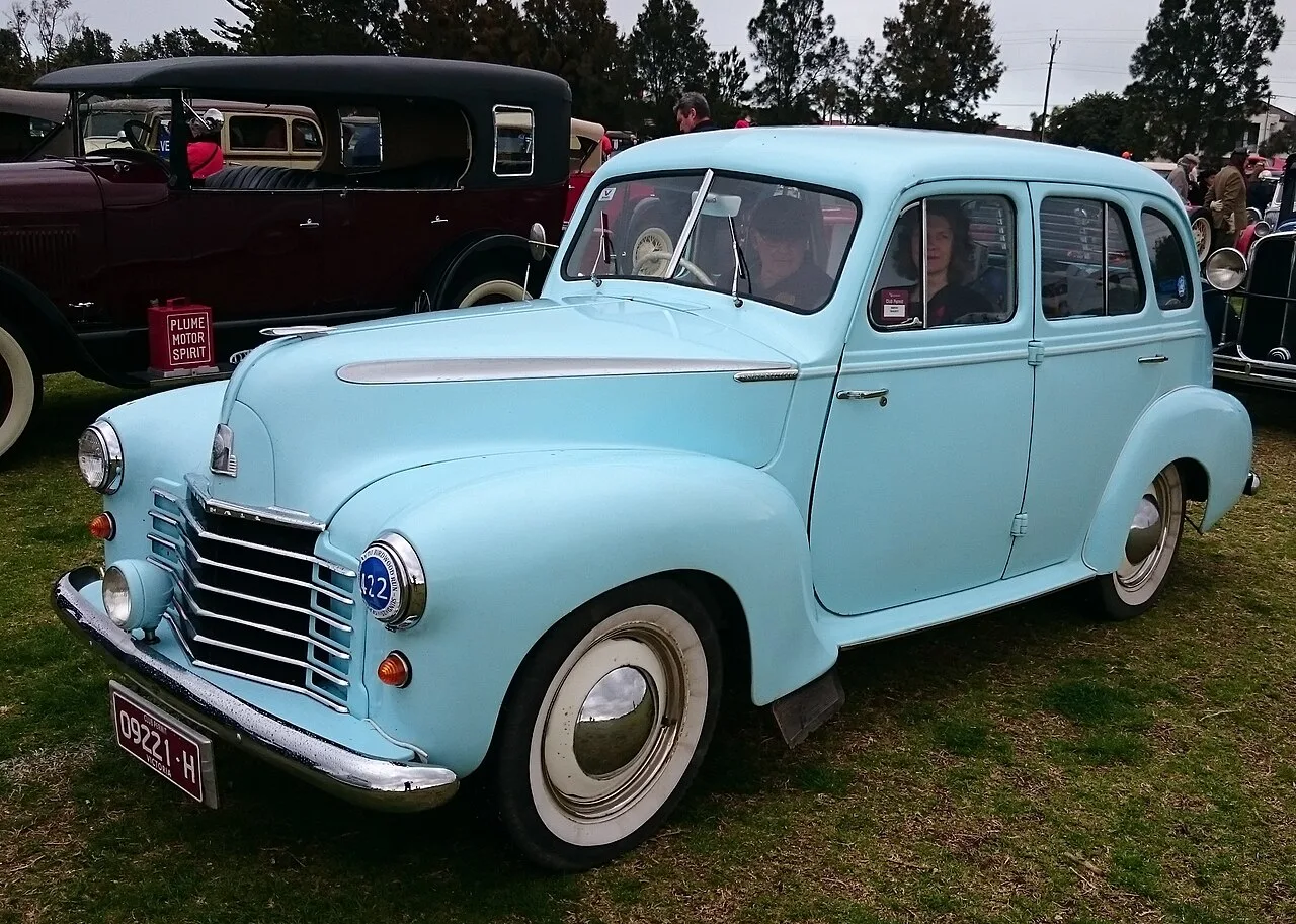Vauxhall Wyvern L-series, side