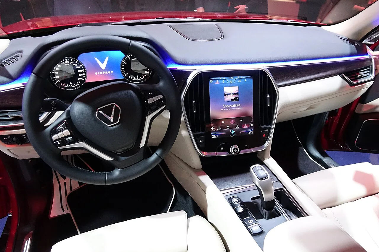 Vinfast LUX SA2.0, interior