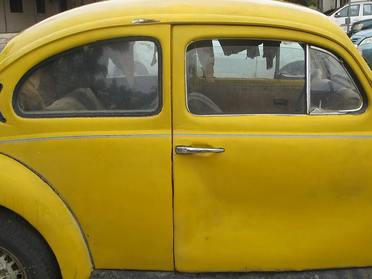 Volkswagen Beetle, side
