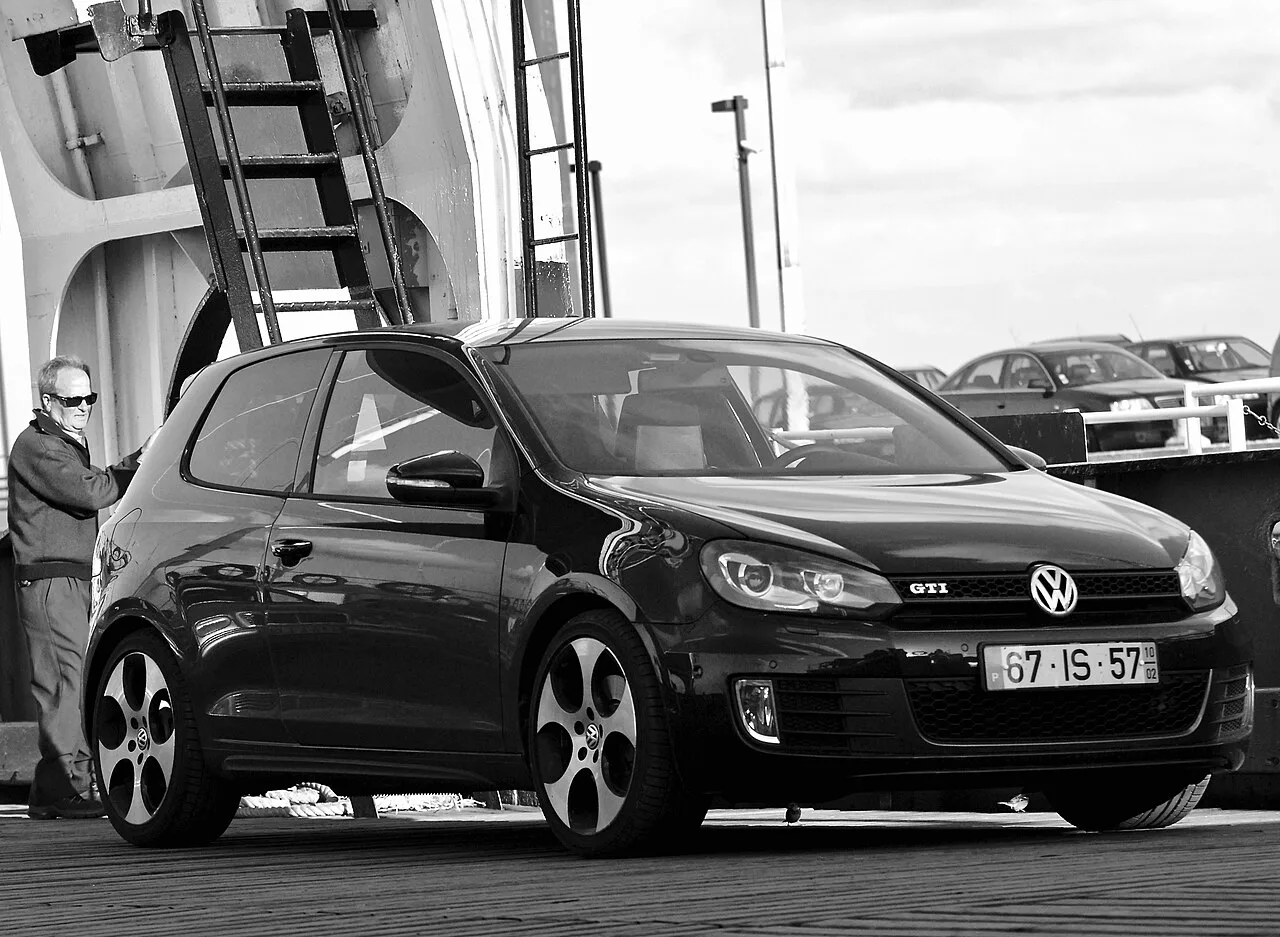 Volkswagen Golf/GTI, side