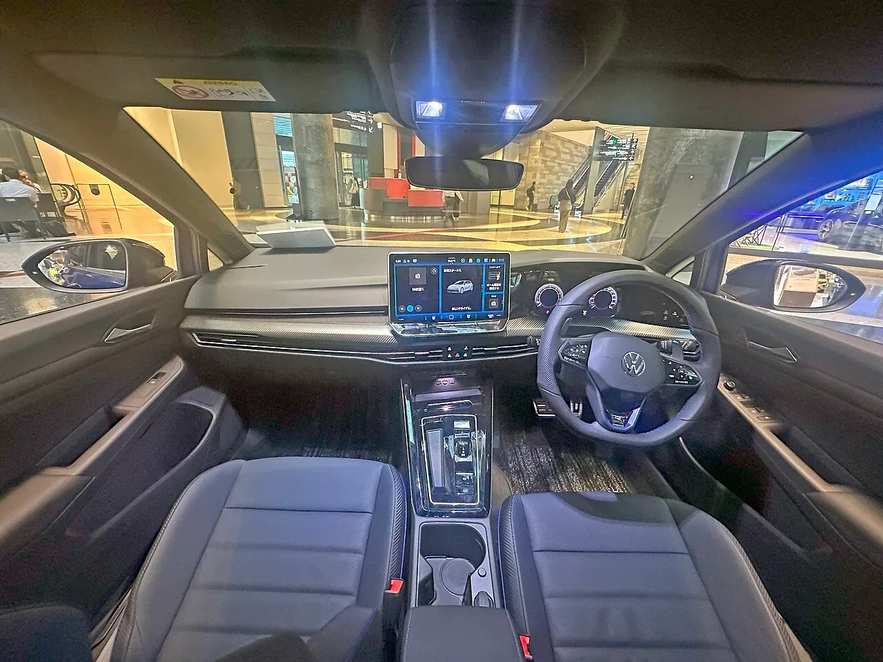 Volkswagen Golf R, interior