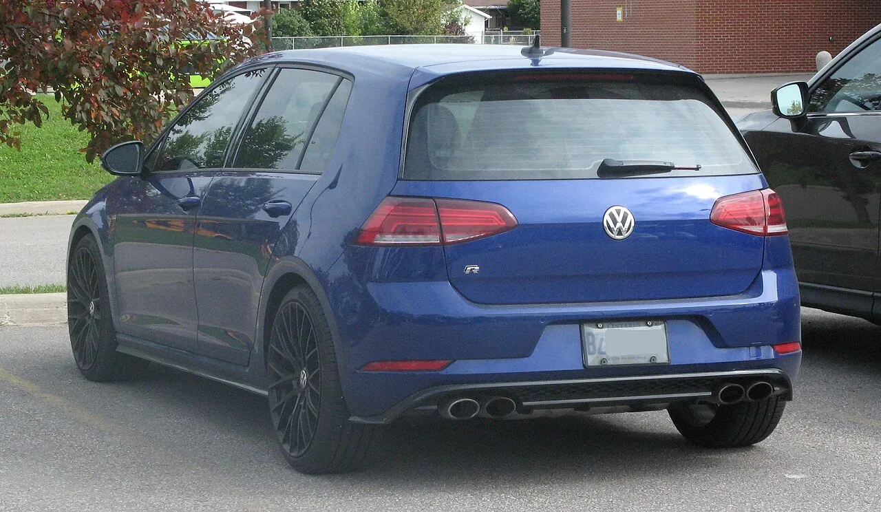 Volkswagen Golf R, rear