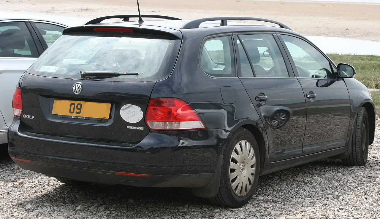 Volkswagen Golf Mk5, rear