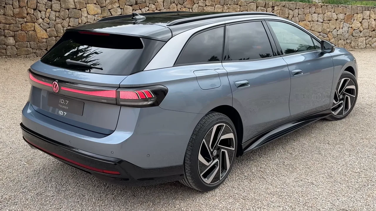 Volkswagen ID.7, rear