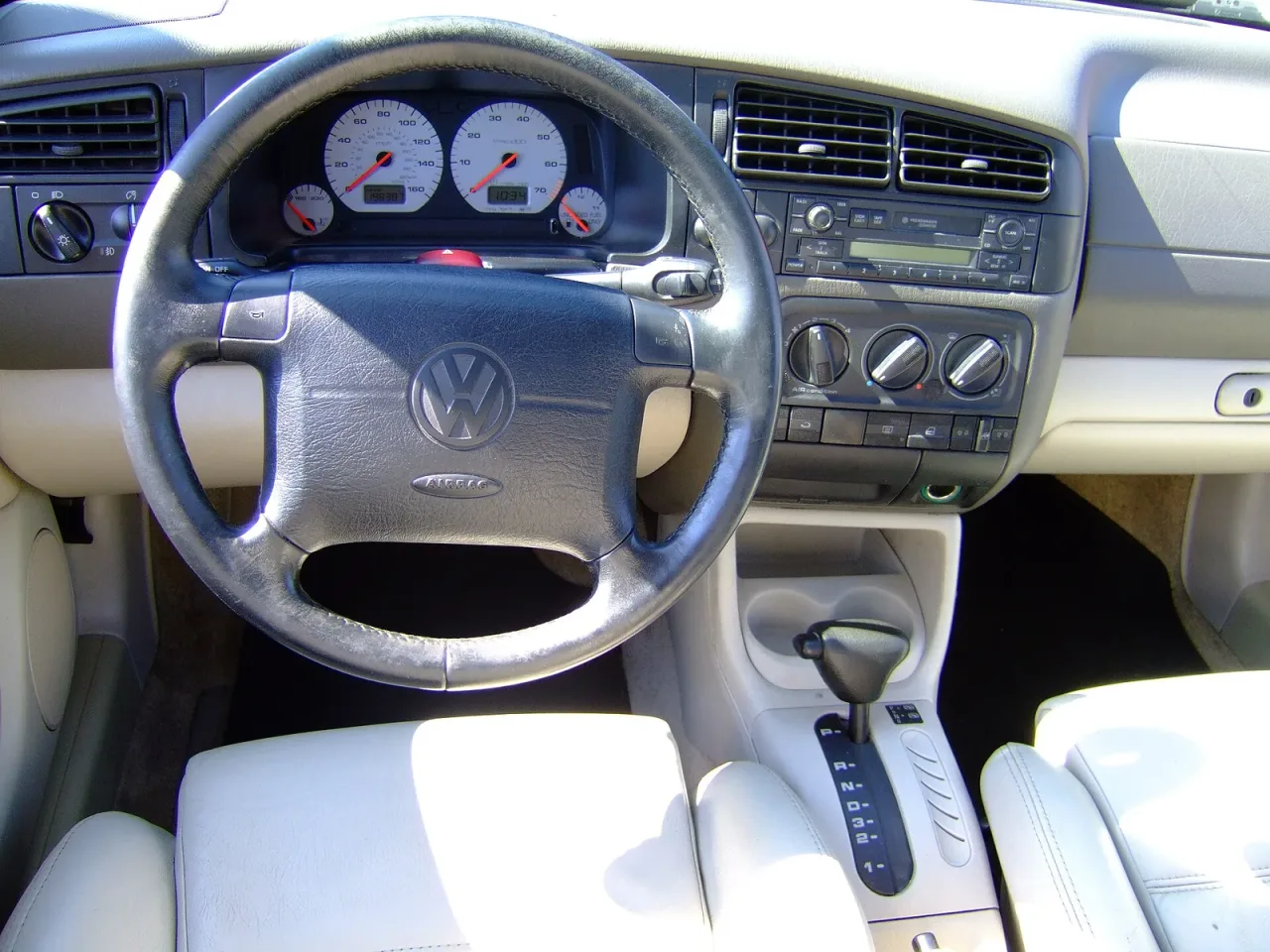 Volkswagen Jetta, interior